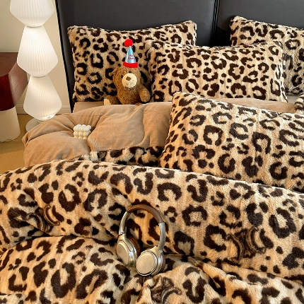 91家纺网 家纺一手货源 找家纺 （总）金梦拉 2025直播爆款A类加厚兔绒印花系列四件套,豹纹,暖阳,花漾,花影灰,幻碟,简单爱,可可爱心,绿叶,柔韵粉,豆蔻紫,水雾粉,童趣,烟熏紫,芋泥紫,云水蓝,绽放,花海,曼塔,波点蝴蝶结粉,波点蝴蝶结咖,爱心粉,爱心咖