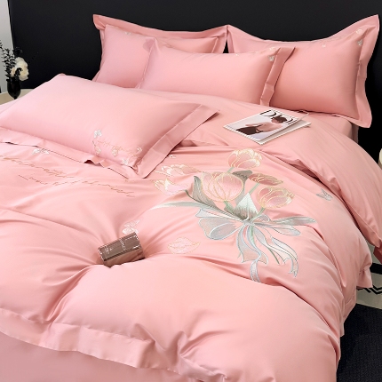 91家纺网 家纺一手货源 找家纺 （总）2025新款刺绣亲肤棉简约高端四件套 郁金花束