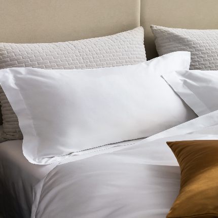 91家纺网 家纺一手货源 找家纺 澜昕 酒店民宿床尾巾床旗轻奢抱枕套床盖 鸟语花香蓝色