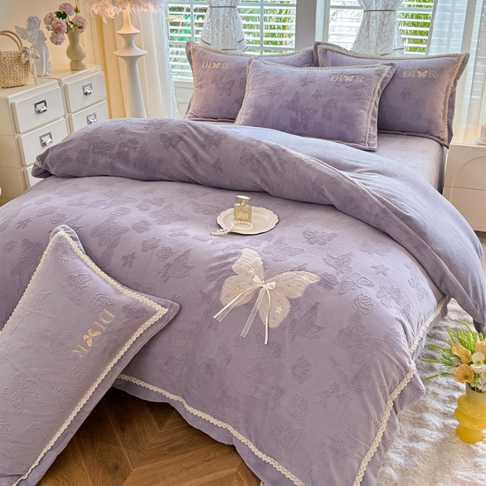 91家纺网 家纺一手货源 找家纺 （总）艾唯希家纺 2025新款韩版雕花绒工艺四件套全消光牛奶绒-语蝶系列