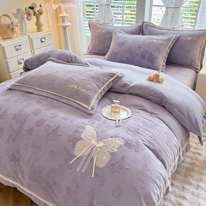 91家纺网 家纺一手货源 找家纺 （总）艾唯希家纺 2025新款韩版雕花绒工艺四件套全消光牛奶绒-语蝶系列