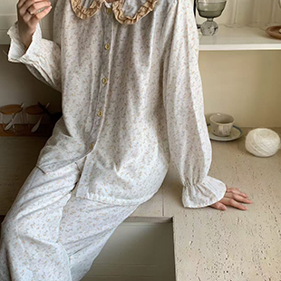 91家纺网 家纺一手货源 找家纺 （总）[91家纺网精选] 有氧纱撞色娃娃领长袖长裤 