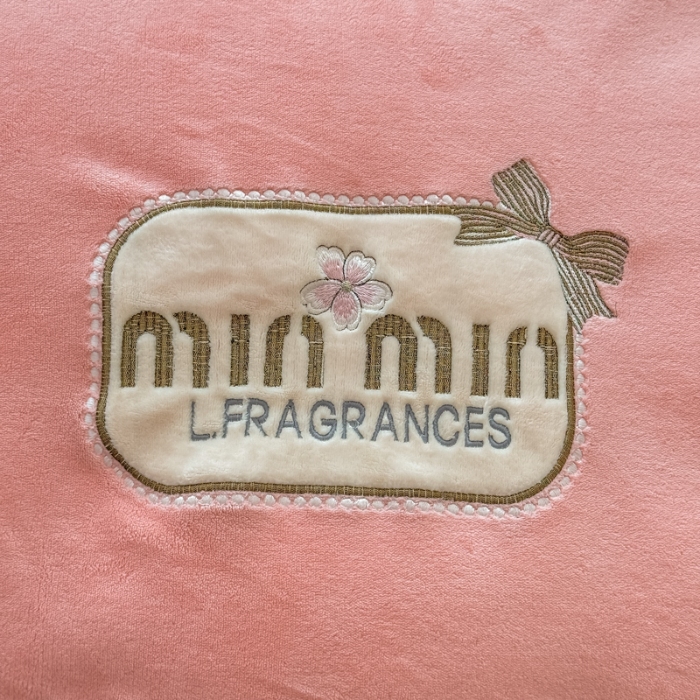 91家纺网 家纺一手货源 找家纺 2025外贸跑量款加厚清新公主法式风花卉纯色牛奶绒贴布绣刺绣花四件套单品床单被套婴儿绒法兰绒兔毛绒四件套 心动玉色