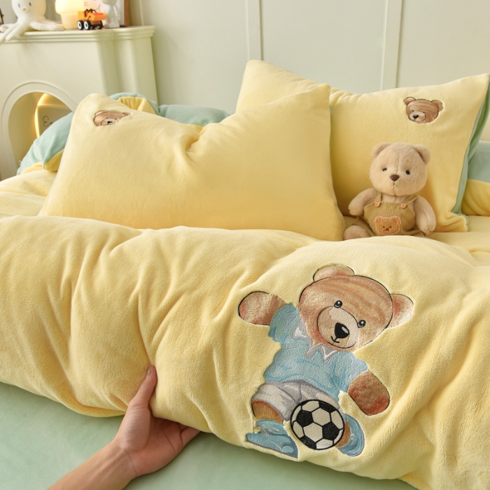 91家纺网 家纺一手货源 找家纺 （总）牵依 2025新款高克重绣花牛奶绒四件套