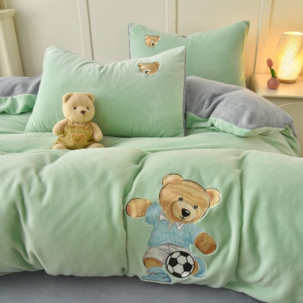 91家纺网 家纺一手货源 找家纺 （总）牵依 2025新款高克重绣花牛奶绒四件套