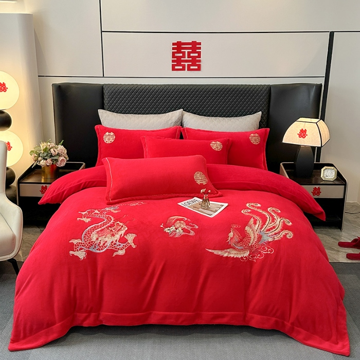 91家纺网 家纺一手货源 找家纺 2025秋冬新款高克重9斤全消光牛奶绒大红结婚婚庆四件套大红色龙凤刺绣婴儿绒绒四件套（含精美手提袋）