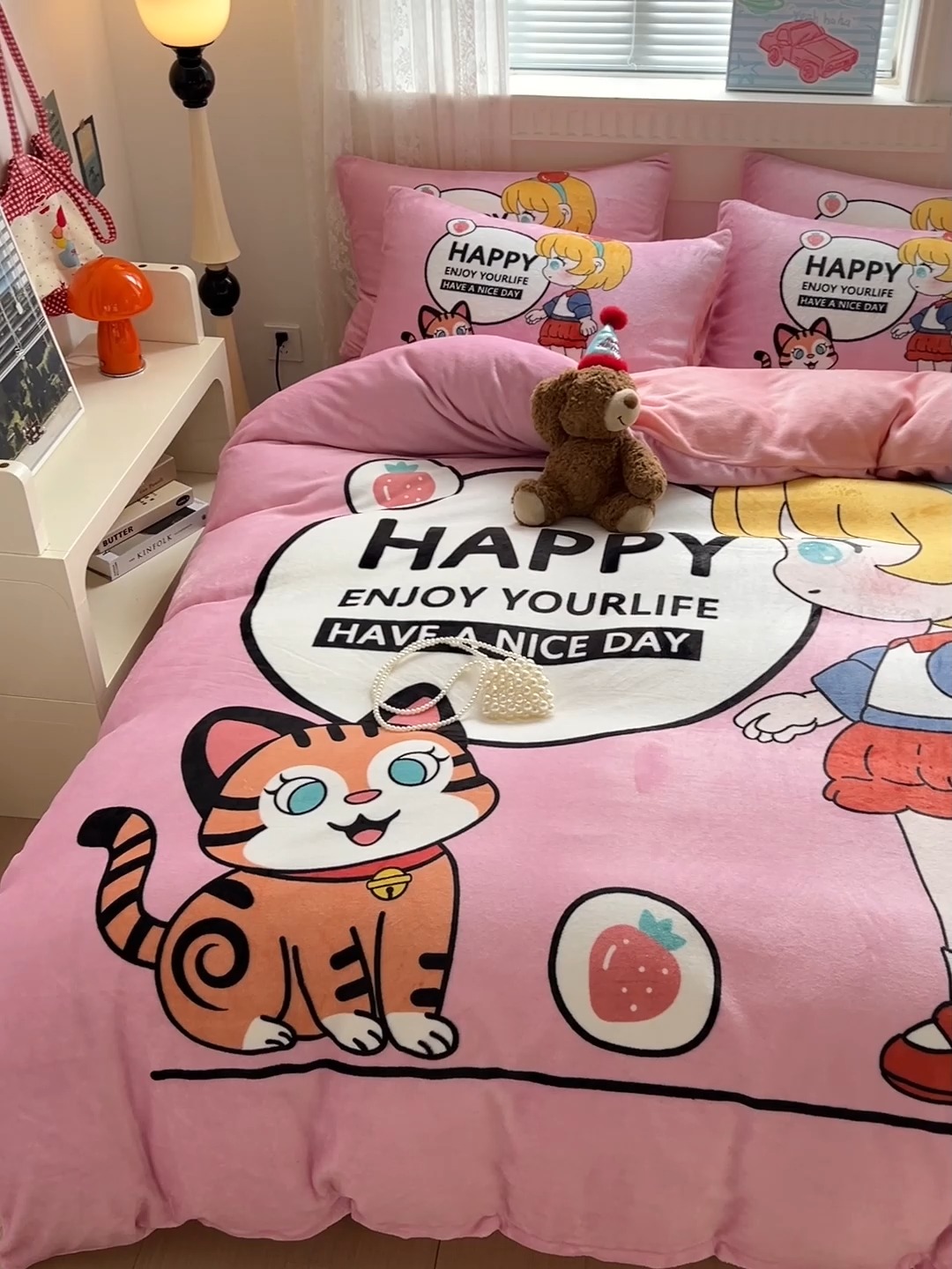 91家纺网 家纺一手货源 找家纺 喜梦缘 2025年新款大版小版卡通牛奶绒四件套 甜梦