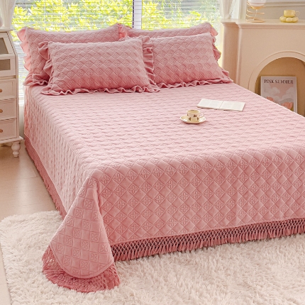 91家纺网 家纺一手货源 找家纺 （总）佰诗特 牛奶绒夹棉流苏单床盖 立体浮雕花绒单品被套三件套床盖四件套保暖套件