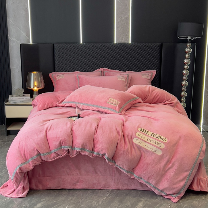 91家纺网 家纺一手货源 找家纺 （总）【苏东来】2025高端加厚保暖外贸轻奢款纯色牛奶绒刺绣花四件套床单被套单品简约绒兔毛绒法莱绒婴儿绒套件