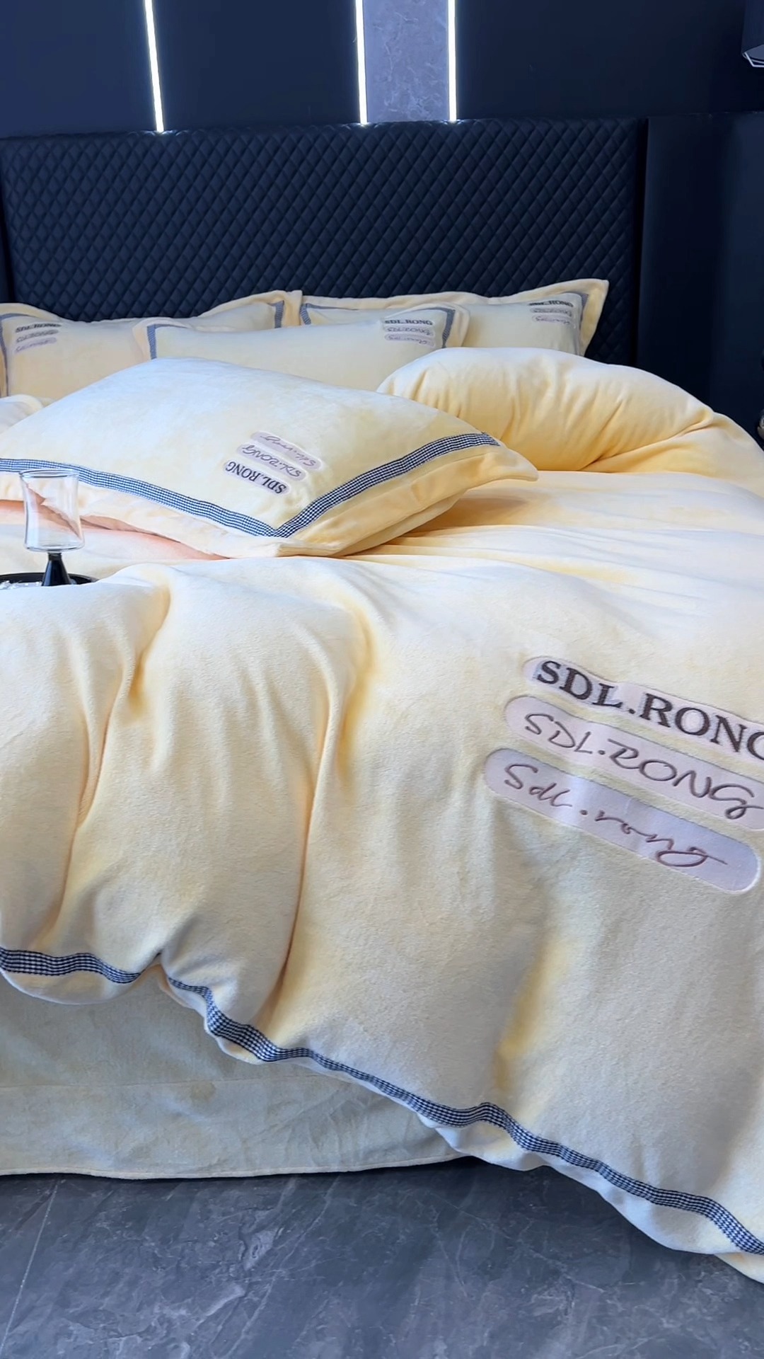 91家纺网 家纺一手货源 找家纺 （总）【苏东来】2025高端加厚保暖外贸轻奢款纯色牛奶绒刺绣花四件套床单被套单品简约绒兔毛绒法莱绒婴儿绒套件