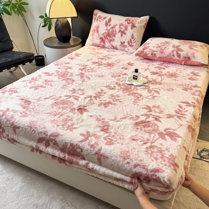 91家纺网 家纺一手货源 找家纺 （总）2025新款印花兔毛绒高克重单床笠床笠单件