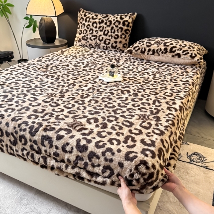 91家纺网 家纺一手货源 找家纺 （总）2025新款印花兔毛绒高克重单床笠床笠单件