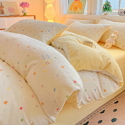 91家纺网 家纺一手货源 找家纺 （总）2025新款加厚款小清新牛奶绒印花四件套床单款床笠单被套