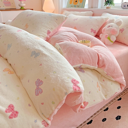 91家纺网 家纺一手货源 找家纺 （总）2025新款加厚款小清新牛奶绒印花四件套床单款床笠单被套