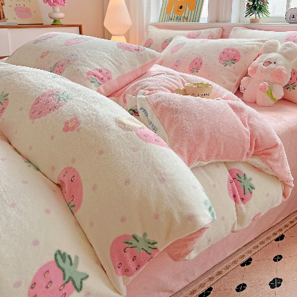 91家纺网 家纺一手货源 找家纺 （总）2025新款加厚款小清新牛奶绒印花四件套床单款床笠单被套