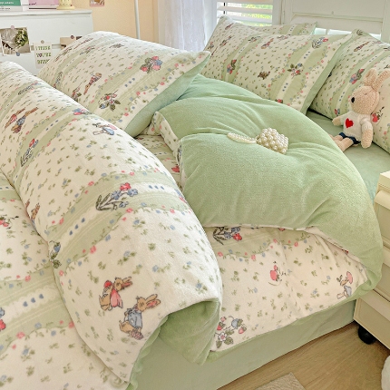 91家纺网 家纺一手货源 找家纺 （总）2025新款小清新牛奶绒印花四件套床单款床笠款套件单被套