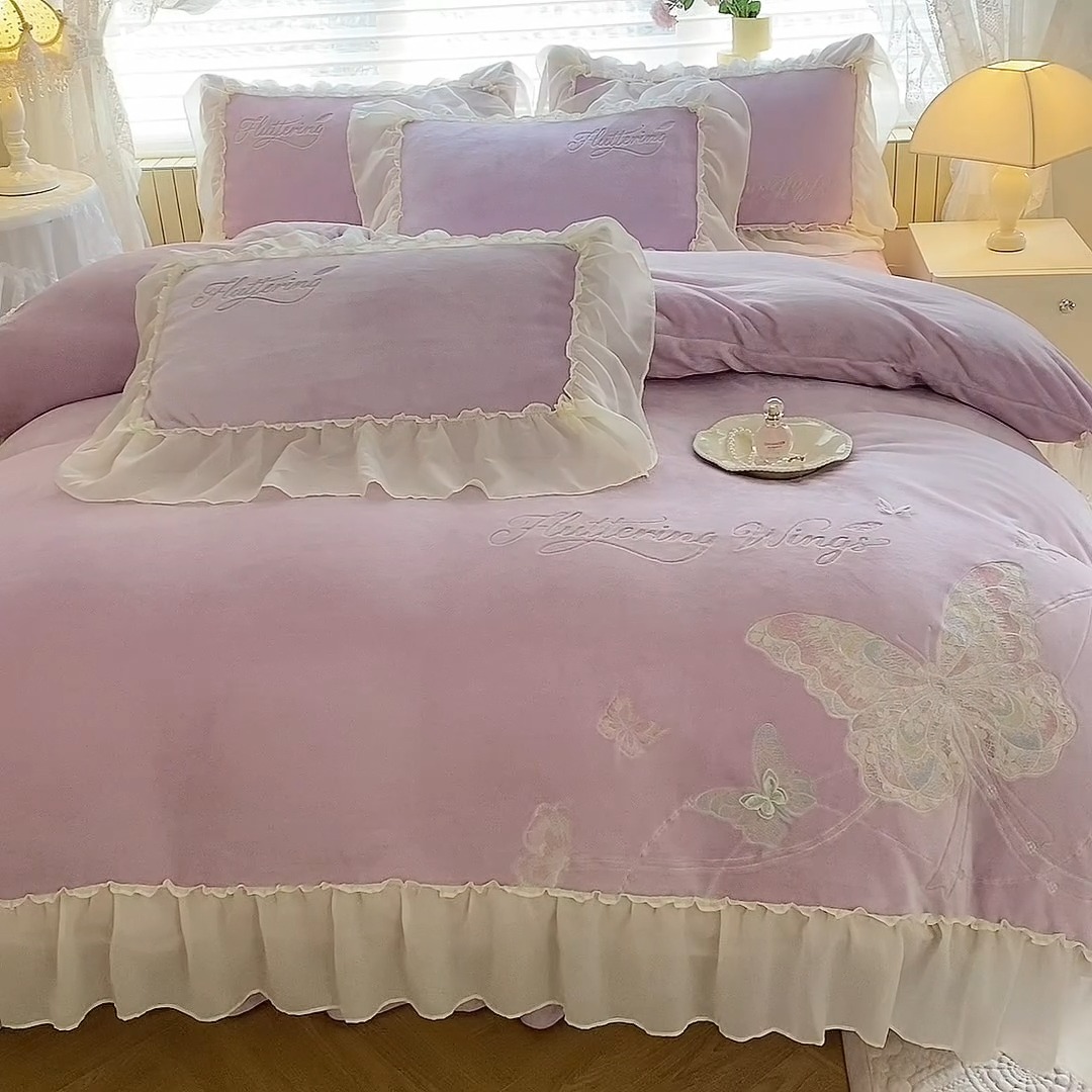 91家纺网 家纺一手货源 找家纺 （总）漫布云 2025新款简约ins风A类全消光230g牛奶绒公主绒四件套床裙款被套-彩蝶系列