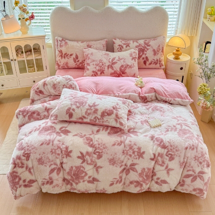 91家纺网 家纺一手货源 找家纺 （总）爱多多家居 2025新款印花美拉德兔毛印花四件套单被套