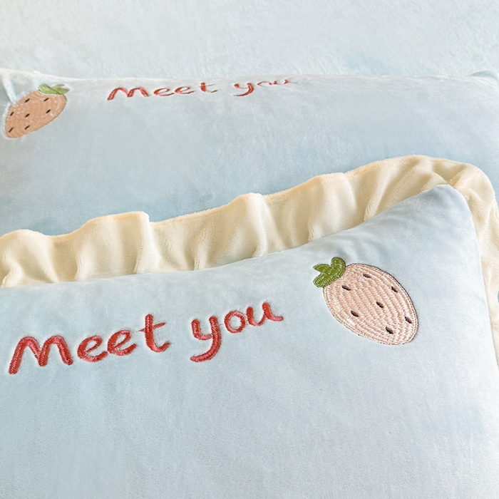 91家纺网 家纺一手货源 找家纺 漫布云2025秋冬新品大版卡通230g牛奶绒兔毛贴布绣婴儿绒四件套--可爱兔系列   可爱兔-婴儿蓝