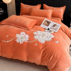91家纺网 家纺一手货源 找家纺 （总）喜梦缘家纺 2025新款大版贴布绣牛奶绒四件套,富贵花开-粉色,富贵花开-红豆沙,富贵花开-灰,富贵花开-橘色,富贵花开-麦黄,富贵花开-米杏,富贵花开-天空蓝,富贵花开-熏衣紫,富贵花开-玉色