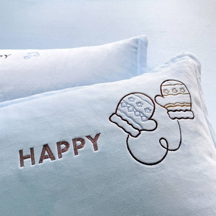 91家纺网 家纺一手货源 找家纺 （总）漫布云2025秋冬新品大版卡通230g牛奶绒兔毛贴布绣婴儿绒四件套--布林系列   布林-婴儿蓝