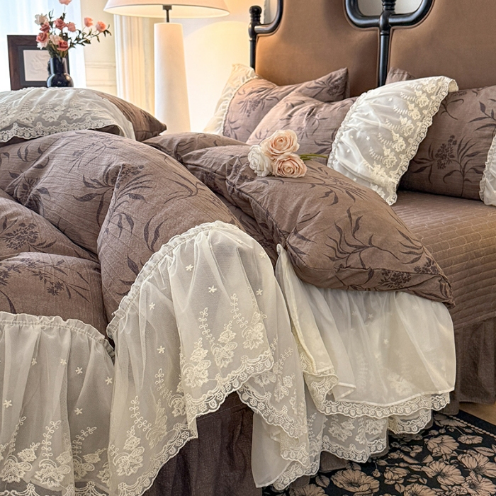 91家纺网 家纺一手货源 找家纺 苏米娜2025秋冬新款法式复古双层花边大蕾丝水洗棉亚麻床盖款四件套全棉纯棉印花小碎花四件套 金枝玉叶 