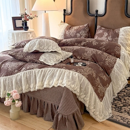 91家纺网 家纺一手货源 找家纺 漫布云2025秋冬新款法式复古双层花边大蕾丝水洗棉亚麻床盖款四件套全棉纯棉印花小碎花四件套 金枝玉叶 