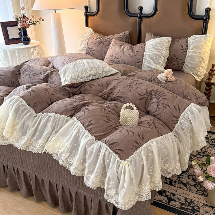 91家纺网 家纺一手货源 找家纺 漫布云2025秋冬新款法式复古双层花边大蕾丝水洗棉亚麻床盖款四件套全棉纯棉印花小碎花四件套 金枝玉叶 