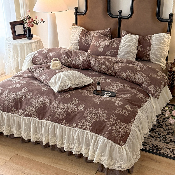 91家纺网 家纺一手货源 找家纺 漫布云2025秋冬新款法式复古双层花边大蕾丝水洗棉亚麻床盖款四件套全棉纯棉印花小碎花四件套 罗拉 