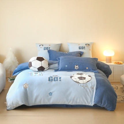 91家纺网 家纺一手货源 找家纺 （总）2025新款A类加厚足球篮球卡通贴布绣牛奶绒四件套冬季儿童三件套床单床笠保暖套件