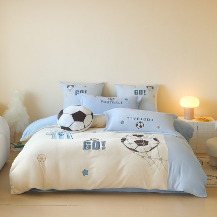 91家纺网 家纺一手货源 找家纺 （总）2025新款A类加厚足球篮球卡通贴布绣牛奶绒四件套冬季儿童三件套床单床笠保暖套件