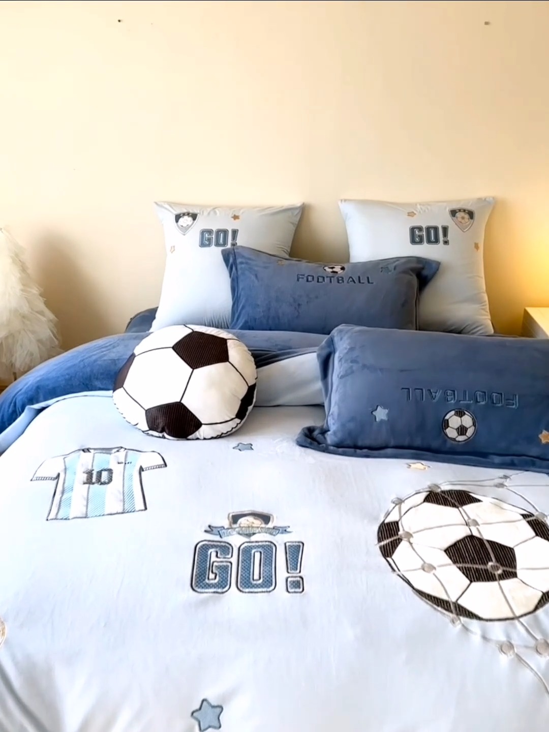 91家纺网 家纺一手货源 找家纺 （总）2025新款A类加厚足球篮球卡通贴布绣牛奶绒四件套冬季儿童三件套床单床笠保暖套件