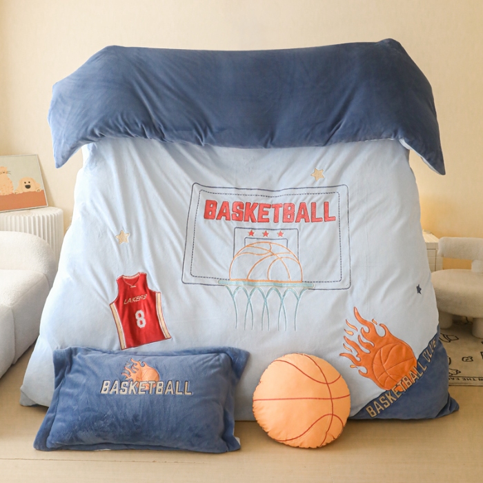 91家纺网 家纺一手货源 找家纺 （总）2025新款A类加厚足球篮球卡通贴布绣牛奶绒四件套冬季儿童三件套床单床笠保暖套件