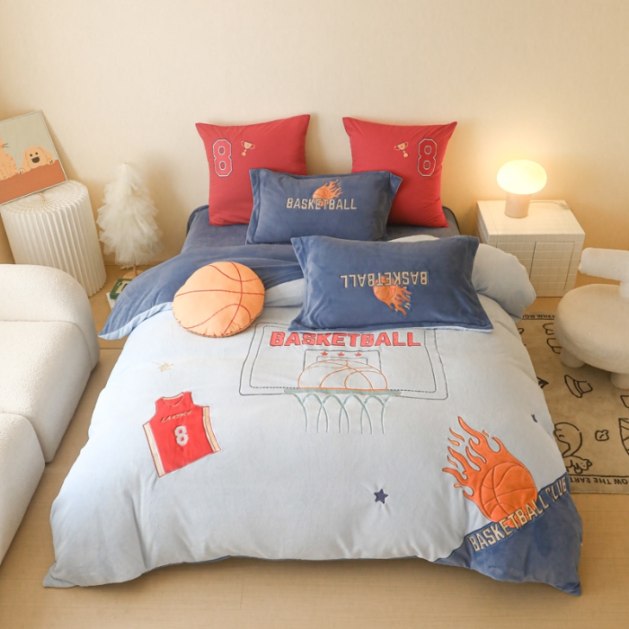 91家纺网 家纺一手货源 找家纺 （总）2025新款A类加厚足球篮球卡通贴布绣牛奶绒四件套冬季儿童三件套床单床笠保暖套件