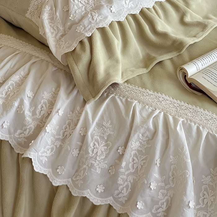 91家纺网 家纺一手货源 找家纺 惯盈家纺 2025新款秋冬A类牛奶绒浮雕刺绣法式公主裙床盖床裙四件套-里约油画(含买家秀） 芥绿