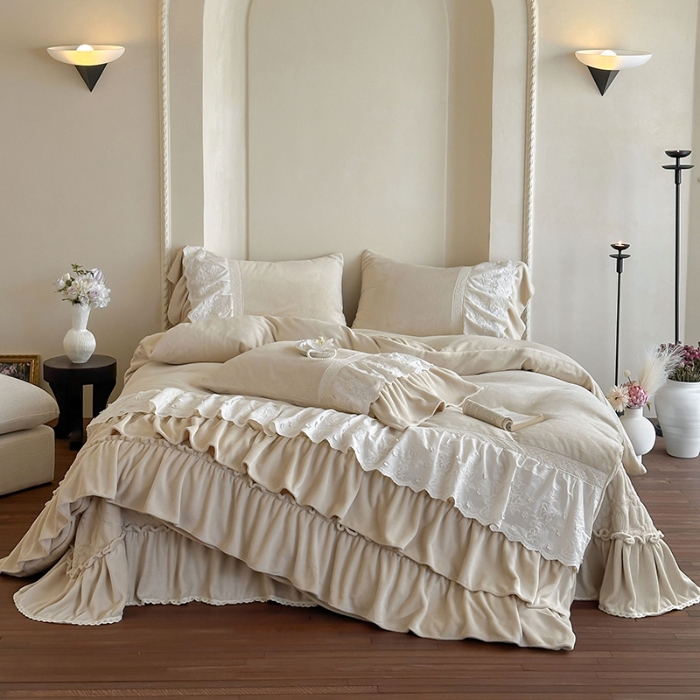 91家纺网 家纺一手货源 找家纺 惯盈家纺 2025新款秋冬A类牛奶绒浮雕刺绣法式公主裙床盖床裙四件套-里约油画(含买家秀） 奶杏