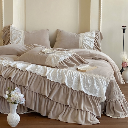 91家纺网 家纺一手货源 找家纺 （总）惯盈家纺 2025新款秋冬A类牛奶绒浮雕刺绣法式公主裙床裙款床盖款四件套-里约油画(含买家秀）