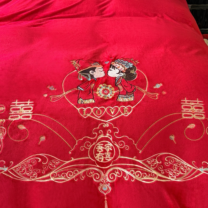 91家纺网 家纺一手货源 找家纺 苏米娜秋冬230g全消光牛奶绒四件套婚庆大红结婚牛奶绒床裙款四件套龙凤百子喜庆被套牛奶绒床盖款四件套 甜蜜蜜