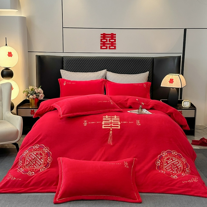 91家纺网 家纺一手货源 找家纺 苏米娜秋冬230g全消光牛奶绒四件套婚庆大红结婚牛奶绒床裙款四件套龙凤百子喜庆被套牛奶绒床盖款四件套 喜结连理