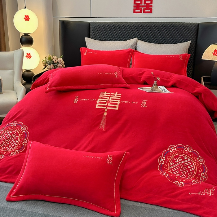 91家纺网 家纺一手货源 找家纺 苏米娜秋冬230g全消光牛奶绒四件套婚庆大红结婚牛奶绒床裙款四件套龙凤百子喜庆被套牛奶绒床盖款四件套 喜结连理