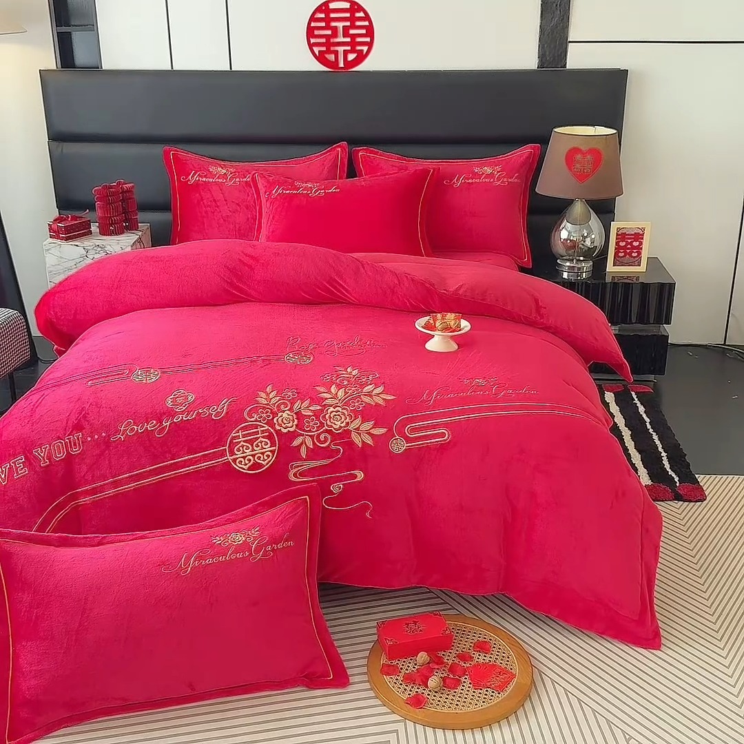 91家纺网 家纺一手货源 找家纺 苏米娜秋冬230g全消光牛奶绒四件套婚庆大红结婚牛奶绒床裙款四件套龙凤百子喜庆被套牛奶绒床盖款四件套  倾城 