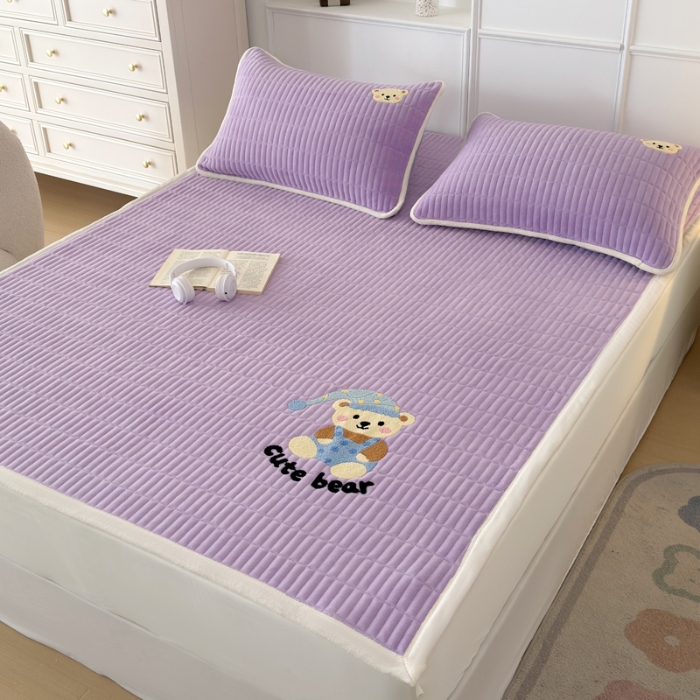 91家纺网 家纺一手货源 找家纺 2025A类牛奶绒绣花夹棉床盖 床垫床褥榻榻米薄垫子冬季加绒毛毯加绒法莱绒床单盖毯绣花枕套单品三件套