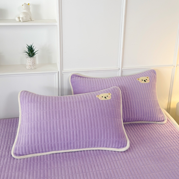 91家纺网 家纺一手货源 找家纺 2025A类牛奶绒绣花夹棉床盖 床垫床褥榻榻米薄垫子冬季加绒毛毯加绒法莱绒床单盖毯绣花枕套单品三件套