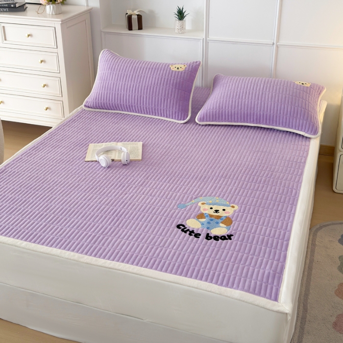 91家纺网 家纺一手货源 找家纺 2025A类牛奶绒绣花夹棉床盖 床垫床褥榻榻米薄垫子冬季加绒毛毯加绒法莱绒床单盖毯绣花枕套单品三件套