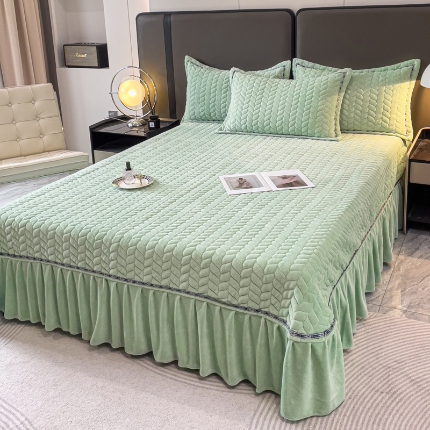 （总）2025高克重简约压线织带款单床盖牛奶绒夹棉床盖三件套 立体雕花绒单被套加棉加厚纯色床盖四件套