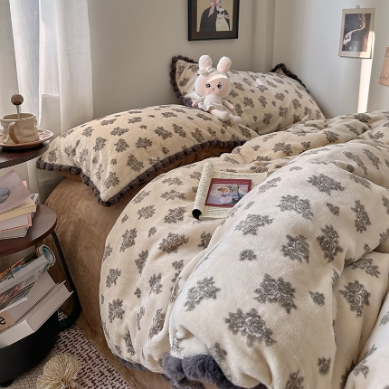 91家纺网 家纺一手货源 找家纺 （总）艾咪-Amy ntmy 2025新款毛球款法式少女风牛奶绒四件套