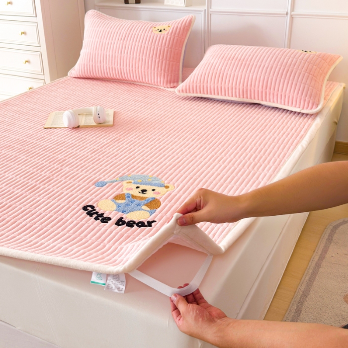 91家纺网 家纺一手货源 找家纺 （总）2025A类牛奶绒绣花夹棉床盖 床垫床褥榻榻米薄垫子冬季加绒毛毯加绒法莱绒床单盖毯绣花枕套单品三件套