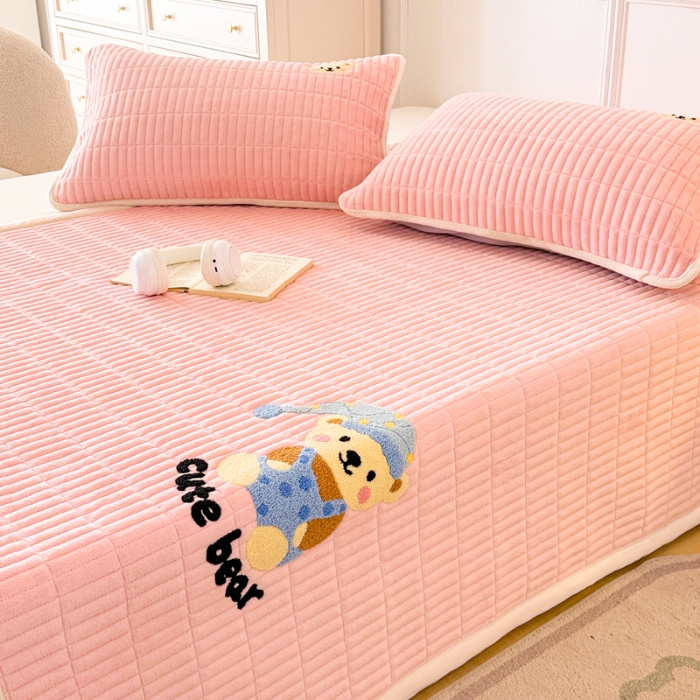 91家纺网 家纺一手货源 找家纺 （总）2025A类牛奶绒绣花夹棉床盖 床垫床褥榻榻米薄垫子冬季加绒毛毯加绒法莱绒床单盖毯绣花枕套单品三件套