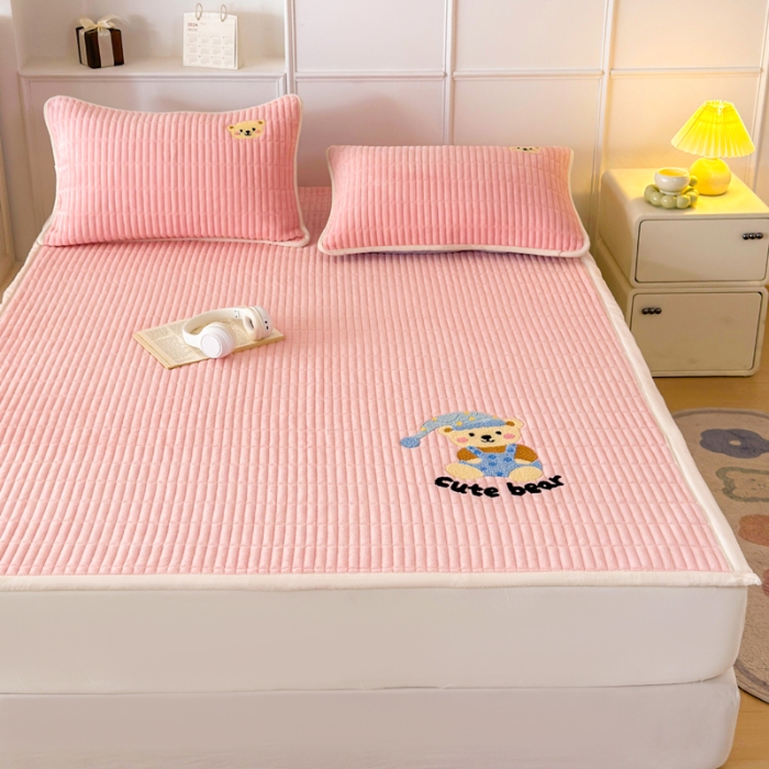 91家纺网 家纺一手货源 找家纺 （总）2025A类牛奶绒绣花夹棉床盖 床垫床褥榻榻米薄垫子冬季加绒毛毯加绒法莱绒床单盖毯绣花枕套单品三件套