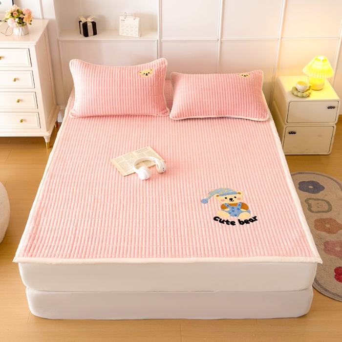 91家纺网 家纺一手货源 找家纺 （总）2025A类牛奶绒绣花夹棉床盖 床垫床褥榻榻米薄垫子冬季加绒毛毯加绒法莱绒床单盖毯绣花枕套单品三件套